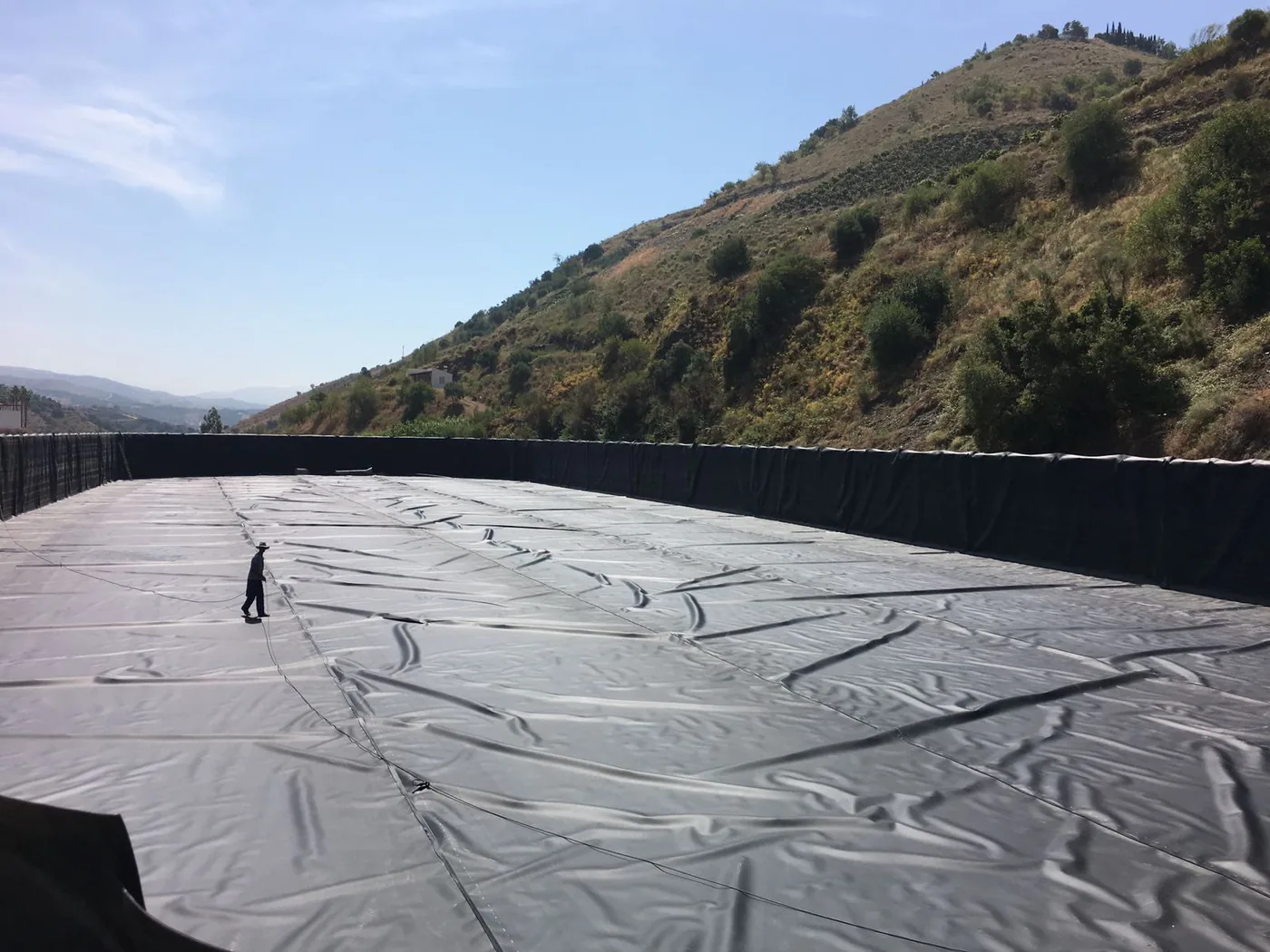 Impermeabilización de depósito municipal para Comunidad de Regantes en la Axarquía malagueña
