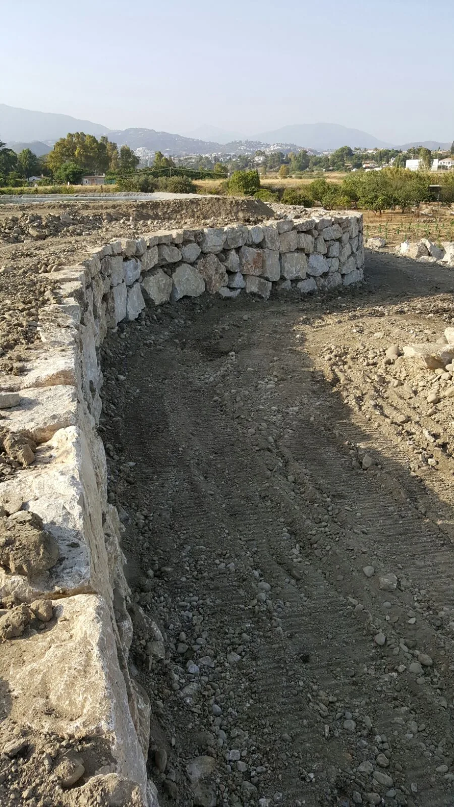 Ejecución de muro de escollera en San Pedro de Alcántara, Málaga